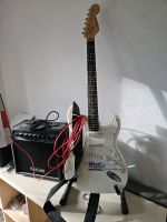 E Gitarre mit Verstärker, Gitarrenständer, Notenständer, Kabel .. Baden-Württemberg - Sexau Vorschau