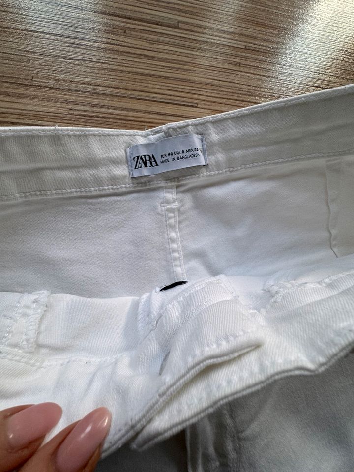 ZARA weiße Jeans Größe 40, neuwertig skiny in Freiberg am Neckar