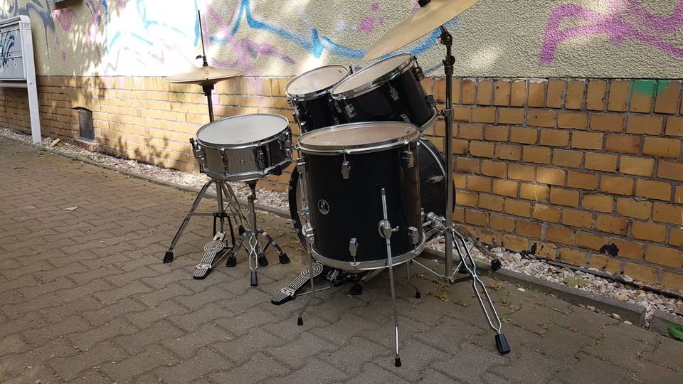 Verkaufe Komplettes Profi Schlagzeug von Sonor in Leipzig
