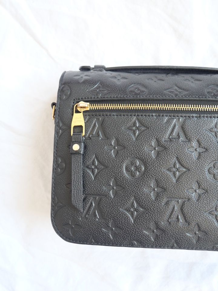 Louis Vuitton Metis Schwarz Empreinte Monogramm Pochette Fullset in München