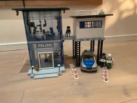 Playmobil Polizeistation + Auto + zwei Motorräder Nordrhein-Westfalen - Schmallenberg Vorschau