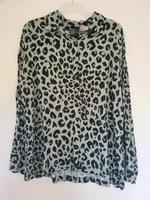 Damen Oversize -Bluse mit Leoprint Gr. M Bayern - Nittendorf  Vorschau