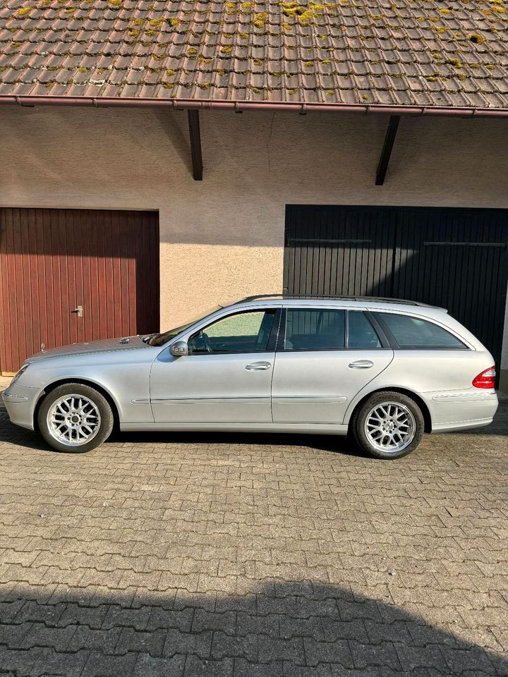 Mercedes-Benz E280 (S211) in Wildberg