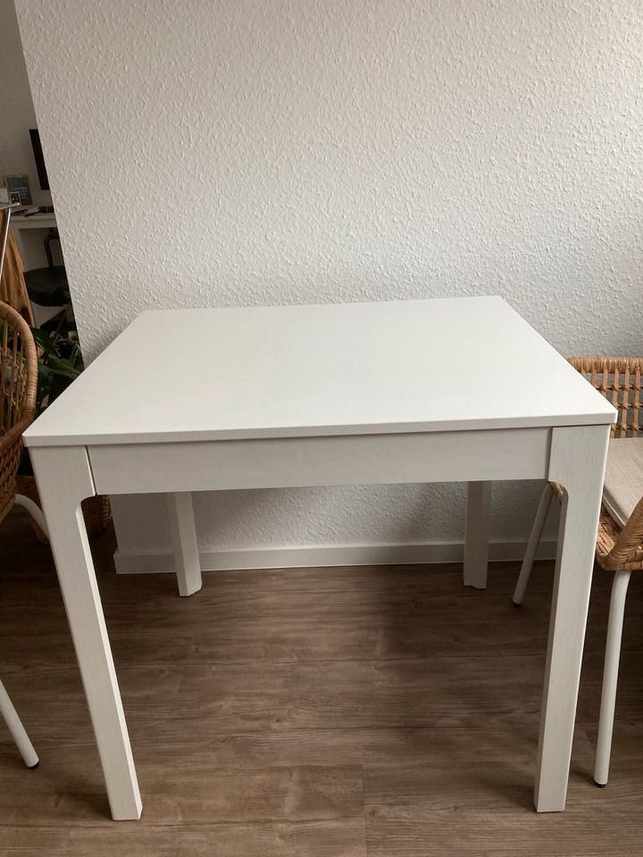 Ikea Tisch Ekedalen in Erwitte