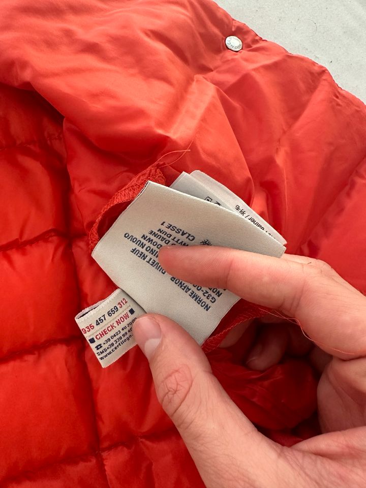 Moncler Damen Weste Orange Größe 2 / M in Gräfelfing