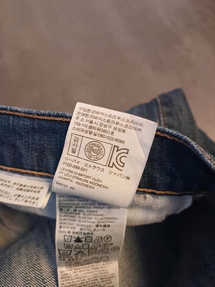 Levi's Jeans Herren blau Gr. W38/ L32 Levi's Strauss &Co. 511 in Schwieberdingen