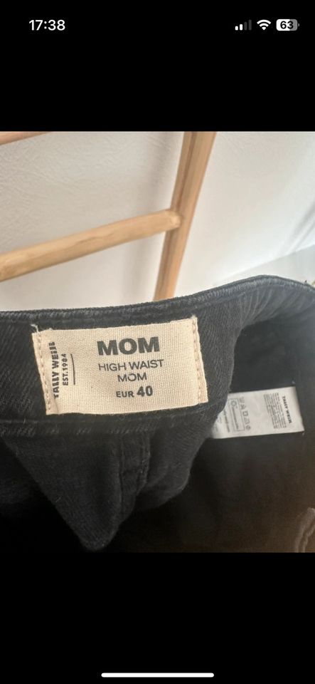 Tally Weijl MOM high waist Jeans schwarz 40 in Kleve