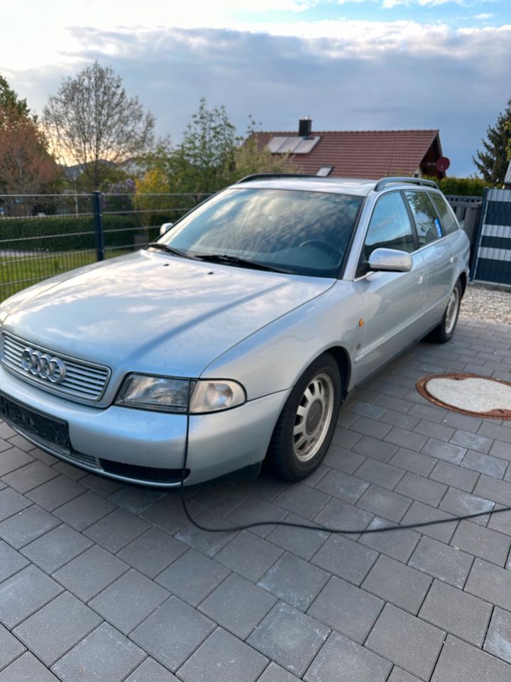 Audi A4 B5 Avant 2.6 in Aufhausen