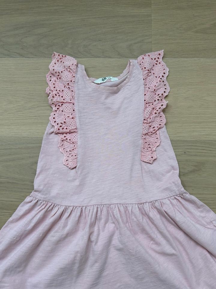7 Kleider und 2 Tshirts 110/116 rosa Rose und Khaki  Paw Patrol in Korschenbroich