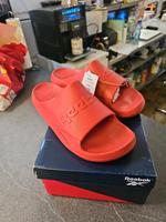 Neue Reebok Herren Sandalen Pantoletten Schuhe Rot 45,5 Baden-Württemberg - Ihringen Vorschau