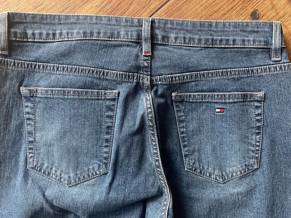 Jeans Tommy Hilfiger Sitz 12 in Malschwitz