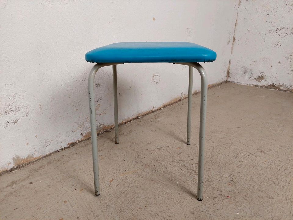 Vintage Hocker Sitzhocker Polster 60er 70er DDR Retro in Leipzig