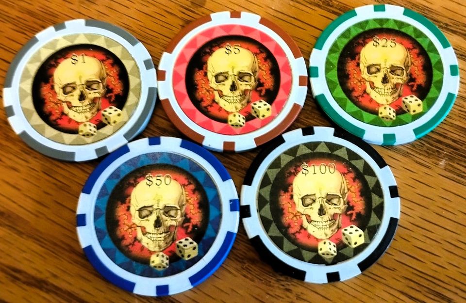 Pokerkoffer XXL 500 Jetons mit Totenkopf in Nettetal