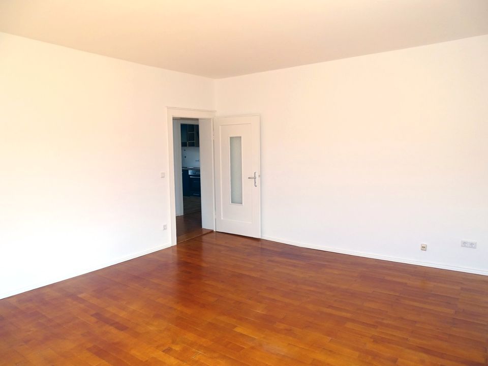 Renovierte 4-Zimmer-Altbau-Wohnung - hell und freundlich! in Grafenwiesen