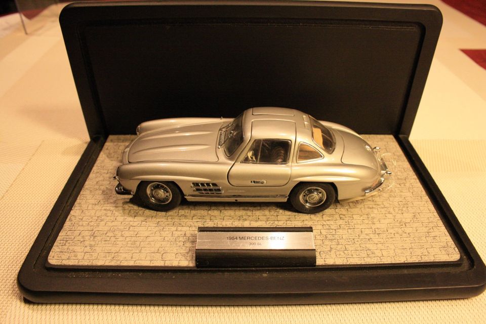 Franklin Mint 1954 Mercedes Benz 300 SL Vitrine Display Zertifika in Griesheim