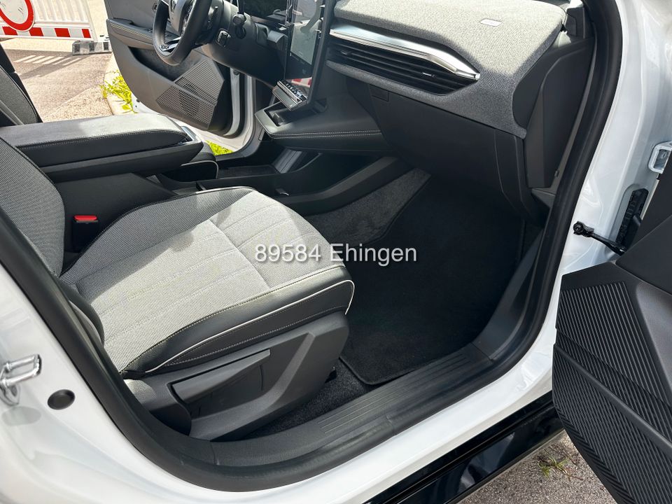 Renault Megane E-Tech Techno EV60-220hp Au&AD Paket + Wärmepumpe in Ehingen (Donau)