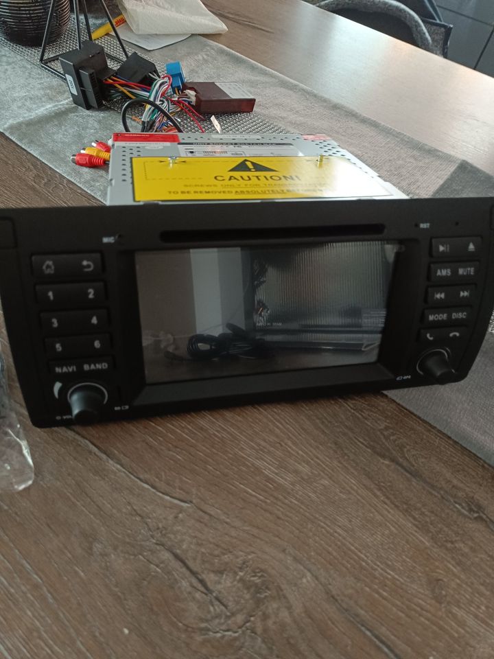 7 Zoll Autoradios mit DVD Navi Bluetooth GPS DAB SWC RDS für BMW in Saarbrücken