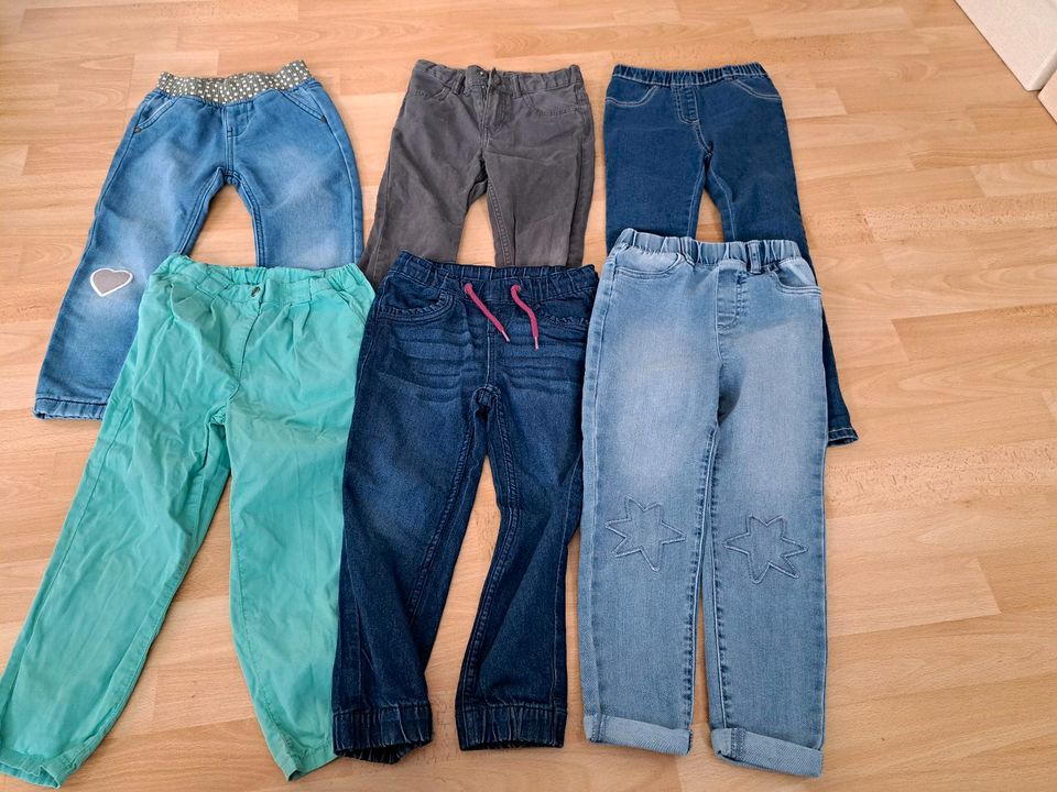 Paket Hosen Gr 110/116 in Erfurt