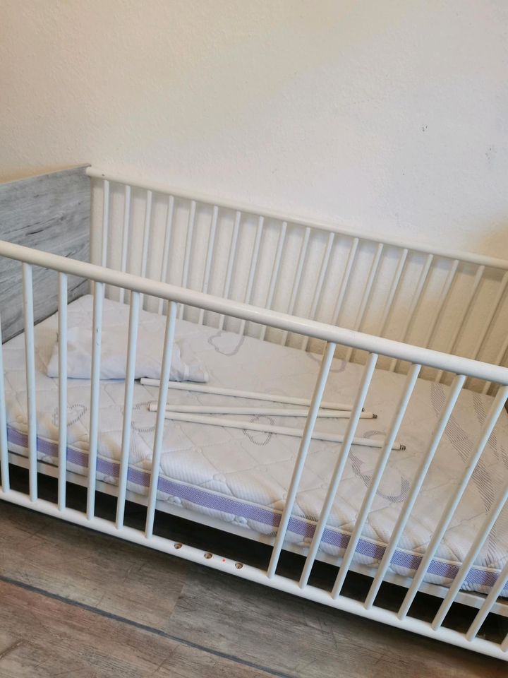 Babybett mit Matratze in Buchloe