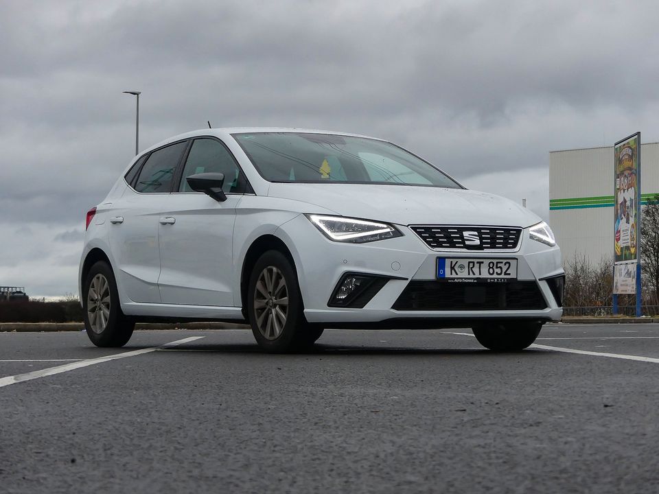 Auto mieten/ Seat Ibiza FR/ Automatik/ Autovermietung/ Rent Time in Köln