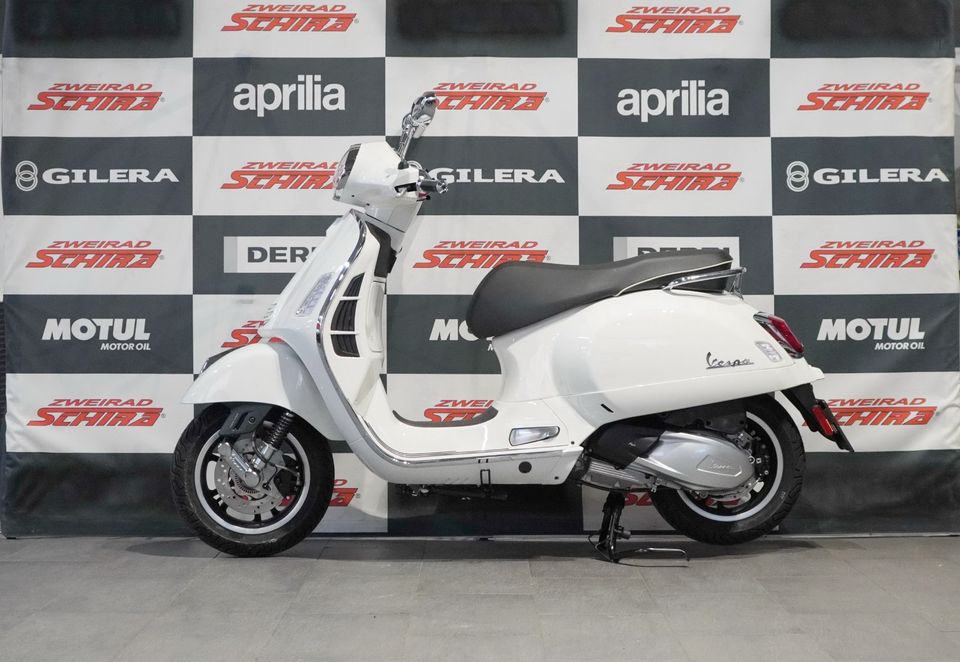 Vespa GTS 300 Super Neu Euro 5 in Kassel