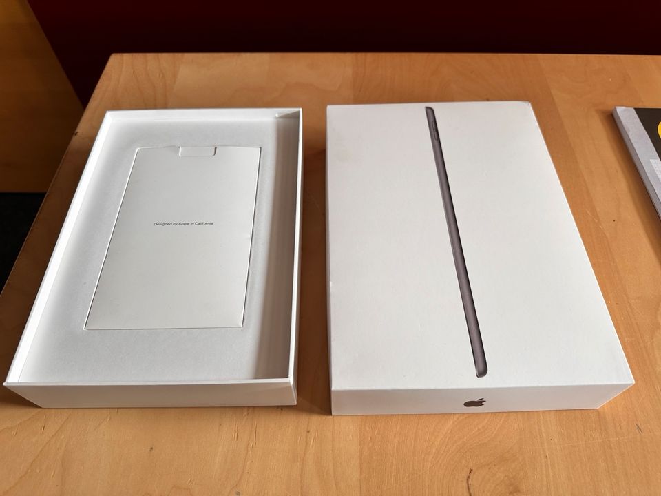 iPad Verpackung (OVP - 9. Generation) in Remshalden