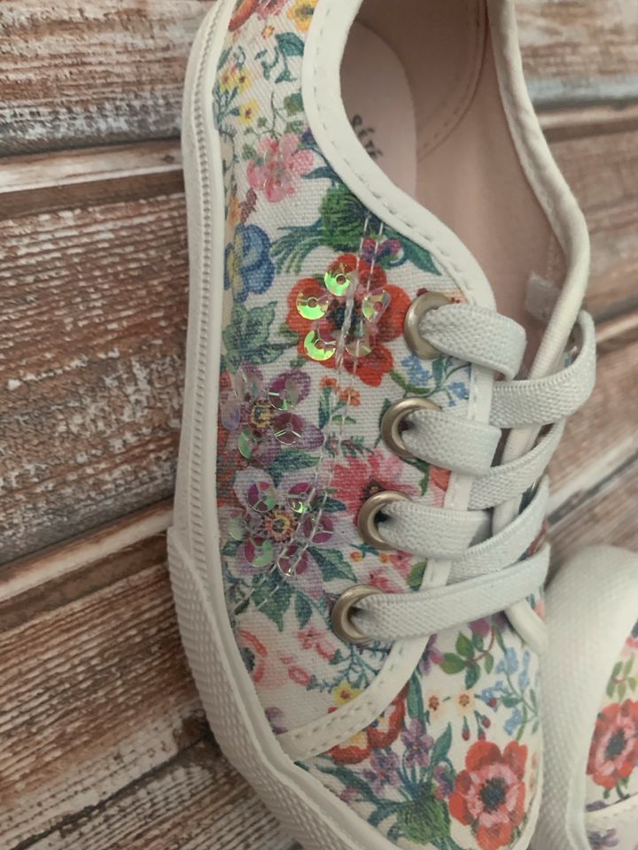 Nathalie Lete x H&M  Sneaker Schuhe Blumen Gr. 27 in Solingen