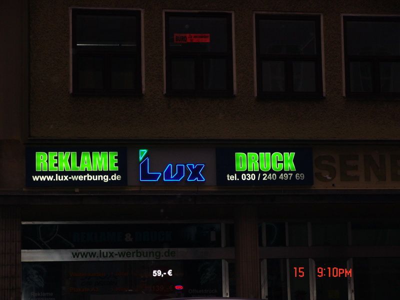 Lichtreklame Leuchtreklame Außenwerbung in Berlin