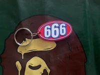 Supreme 666 Keychain WIE NEU Hessen - Dreieich Vorschau