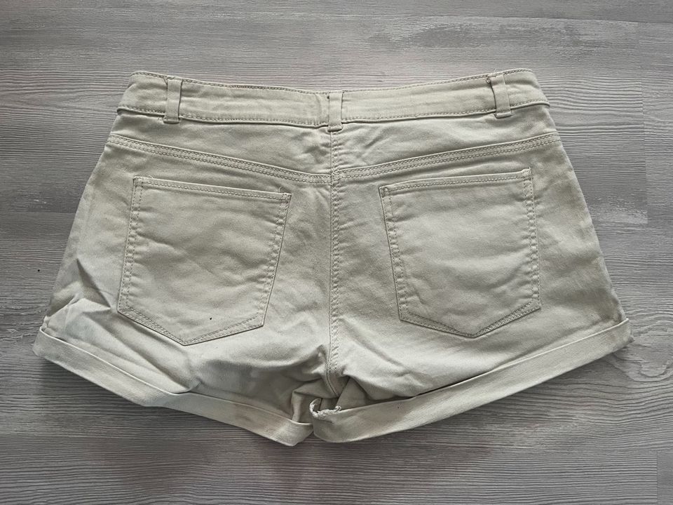 H&M, Gr.36, Shorts, beige in Wyhl