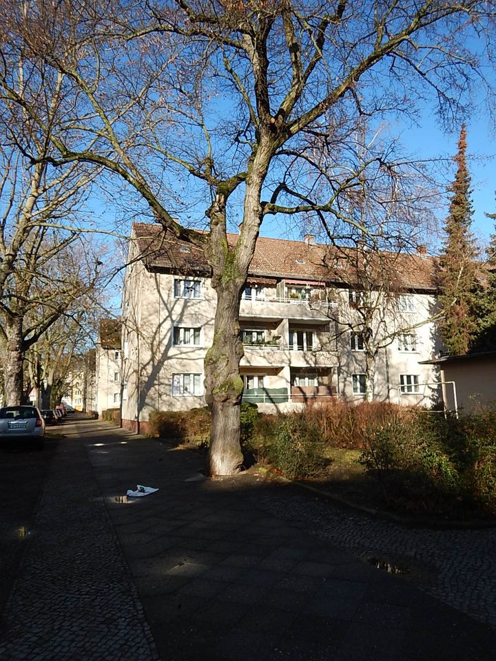 Innenhofstellplätze in Berlin Reinickendorf - Sommerstraße in Berlin