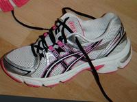 SUCHE ASICS Gel Impression Damen Laufschuhe Gr. 37,5  Neuwertig Kiel - Mettenhof Vorschau