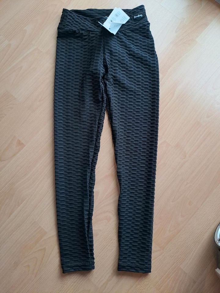 Boombooty Leggins neu Größe M in Buch am Buchrain