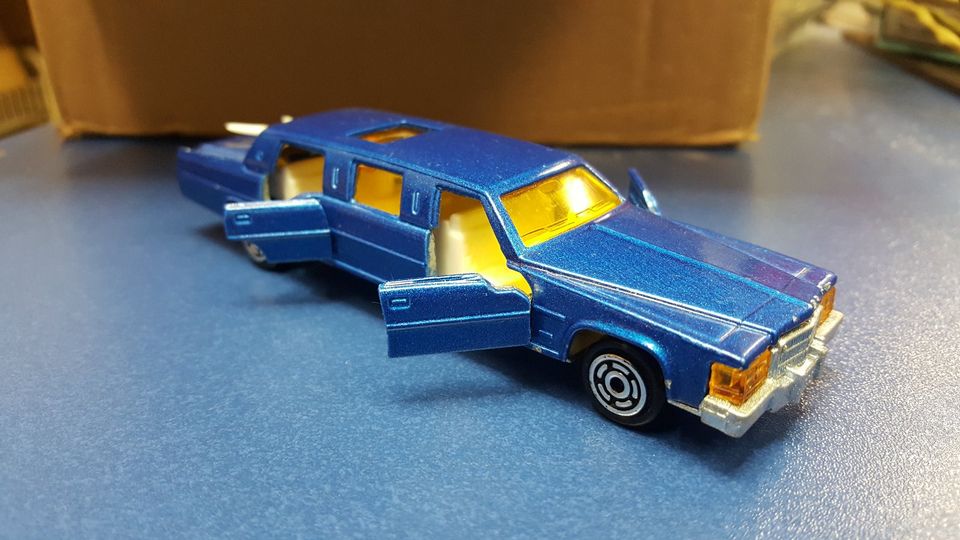 Majorette Cadillac Stretchlimousine Blau 158 Nr. 339 in Namborn