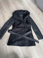 Mantel schwarz mit Leder Niedersachsen - Wedemark Vorschau