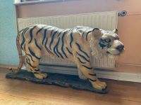 Große Tiger Figur Kunststoff sehr guter Zustand! Hessen - Gründau Vorschau