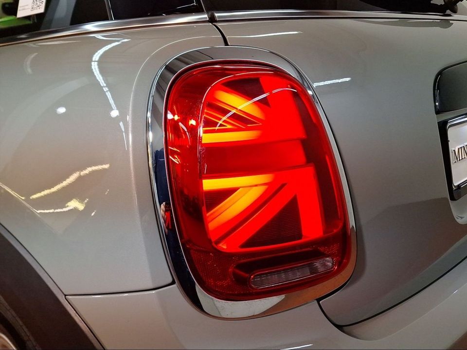 MINI Cooper Hatch Pepper LED Pano.Dach Navi Shz PDC in Stuttgart