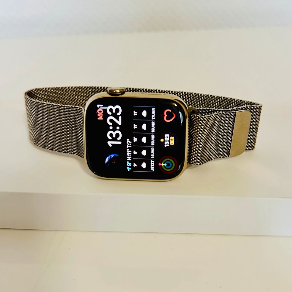 Apple Watch Series 7 45 mm Gold Original Milanese Armband in St. Ingbert