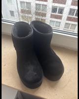 UGGs Plateau Classic (beschmutzt) Düsseldorf - Stadtmitte Vorschau