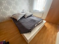 Weißes Bett mit Regalen seitlich Hessen - Brachttal Vorschau