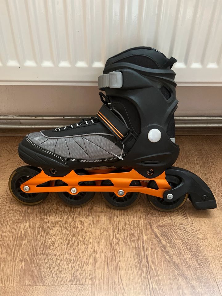 Inline Skates zwei verschiedene Paare in Bispingen