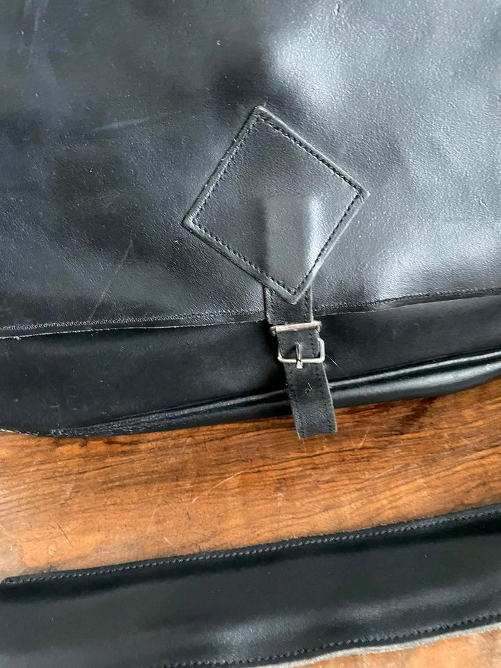 Schwarze Echtleder Lehrertasche Vintage Schultertasche Schule in Saarbrücken