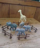 Tierfiguren Spielfiguren Giraffe & Elefanten mit Zäunen Bayern - Traunstein Vorschau