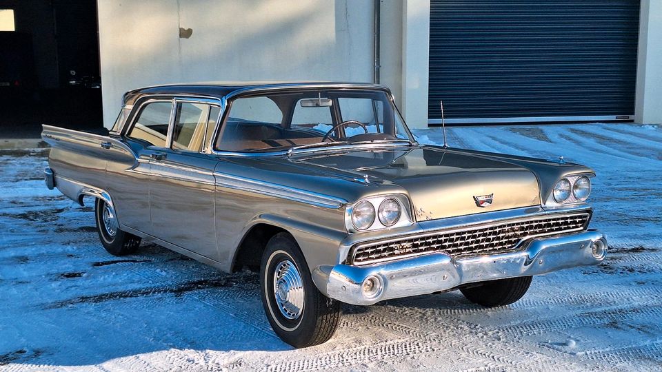 1959 Ford Fairlane 500 R6 223cui in Beelitz