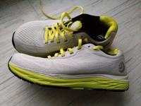 TOPO Athletic Laufschuh Damen Barfuß weiß/grün Gr.38, eher wie 37 Niedersachsen - Gifhorn Vorschau