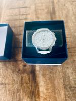 Damenuhr von Tommy Hilfiger mit weißerem Lederarmband Baden-Württemberg - Breisach am Rhein   Vorschau