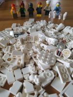 Legosteine in weiß+ Figuren Baden-Württemberg - Plankstadt Vorschau