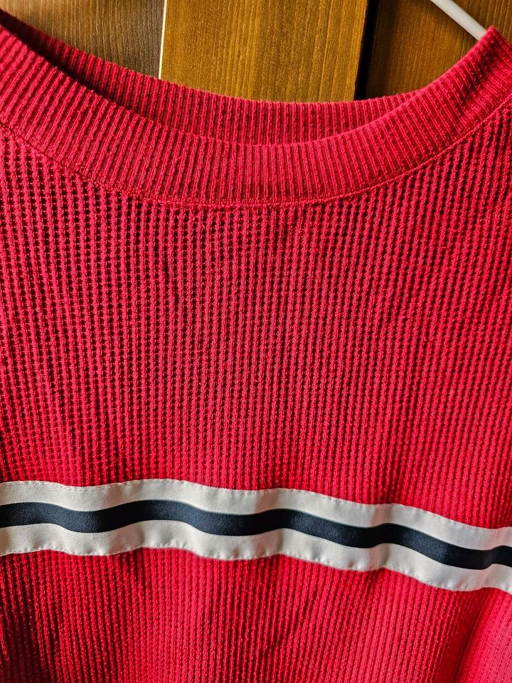 Hollister Pulli Sweatshirt Pullover rot Streifen Gr.S in Vellahn