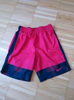 Rote Nike kurze Sporthose Gr. 137-147 Baden-Württemberg - Ellwangen (Jagst) Vorschau