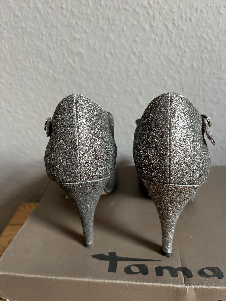 Highheels Absatzschuhe Silber Glitzer Gr. 39 in Boizenburg/Elbe